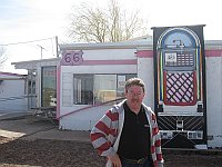 USA - Sanders AZ - David & 66 Diner (24 Apr 2009)